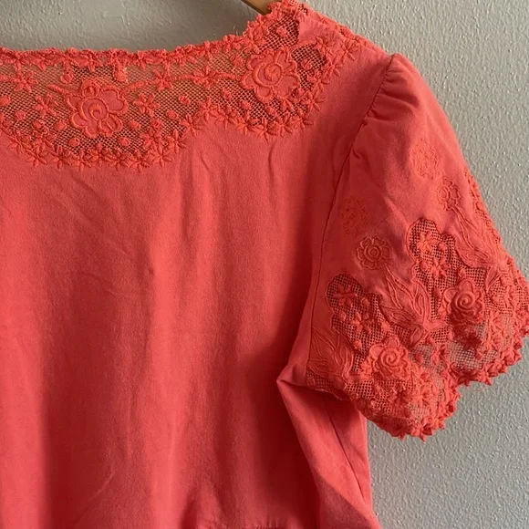 Sundance Coral Lace Trim Short Sleeve Top Size L - Picture 9 of 12